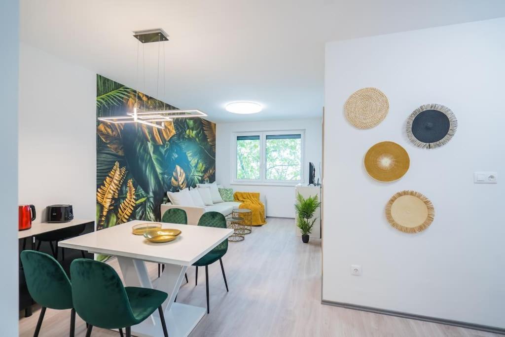 Jungle Apartment Siófok Exterior foto